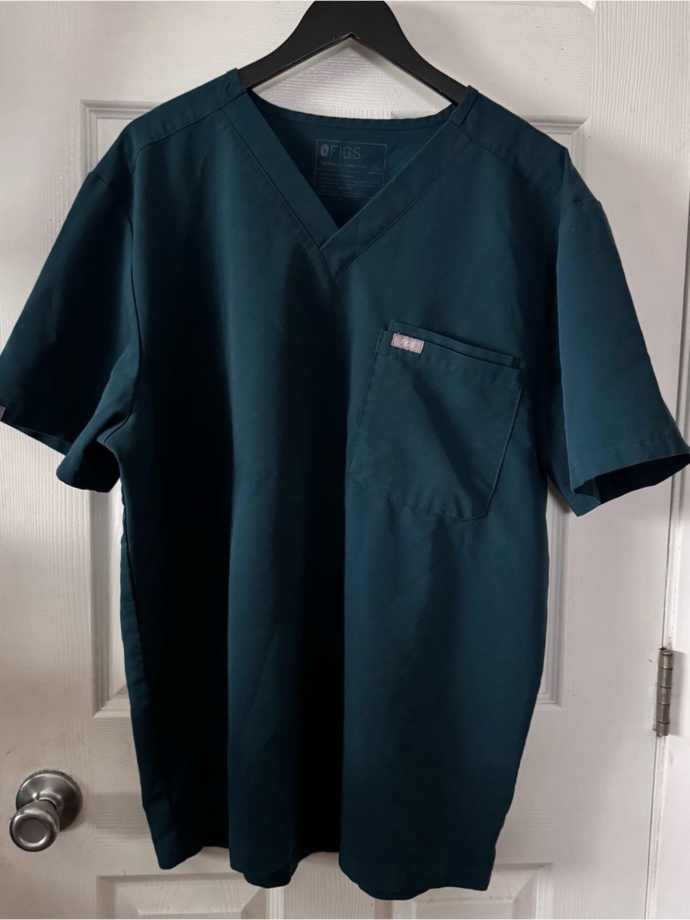🩺 FIGS Men’s Leon Scrub Top | Caribbean Blue | XL | Modern Fit